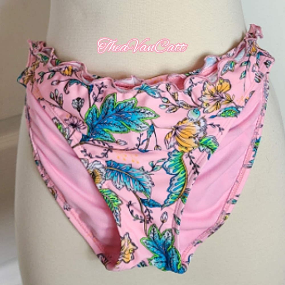 No boundaries pink floral vintage style ruffles ruched butt 2 pieces bikini set - Picture 3 of 10